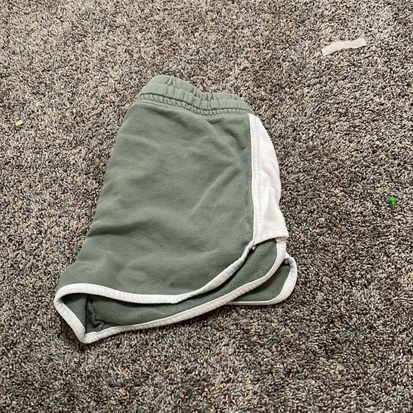 green short shorts - Picture 3 of 4